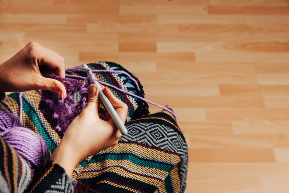 Hand weaving tapestry | SEO vs influencer marketing
