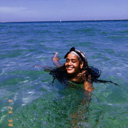 Lunita | LGBTQ Influencer swimming in the ocean